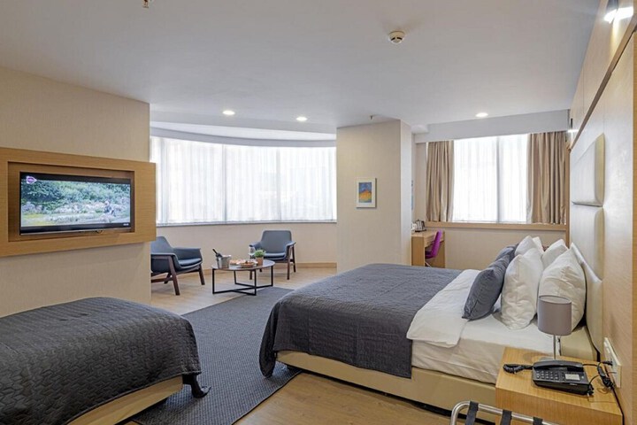 Room 7 of 20