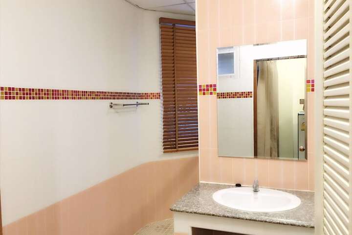 Room 20 of 24