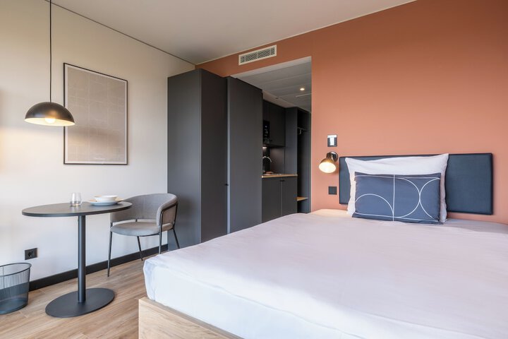 Room 6 of 57