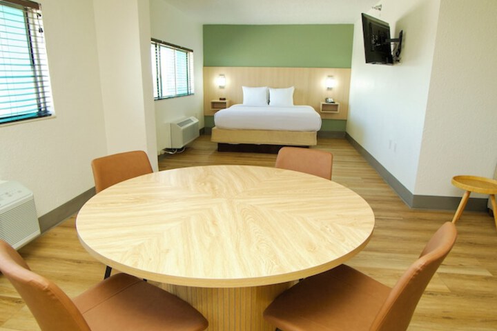 Room 37 of 201