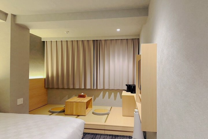 Room 14 of 28
