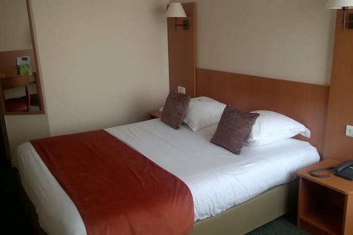 Room 17 of 44