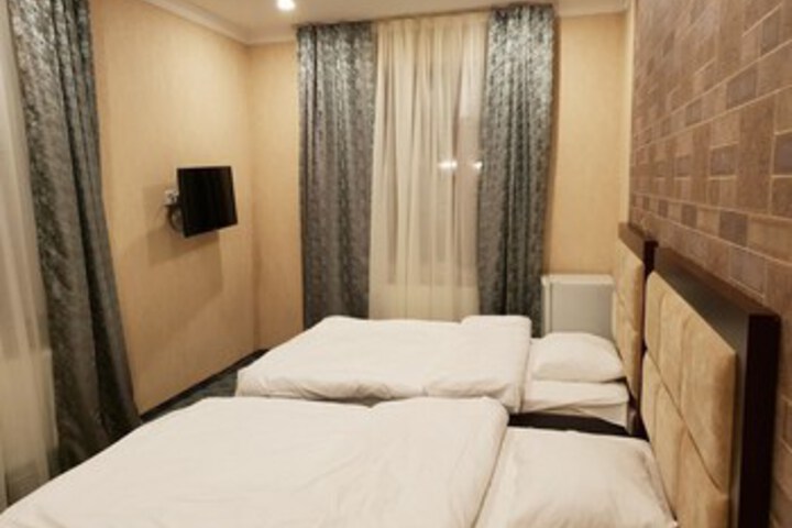 Room 82 of 90