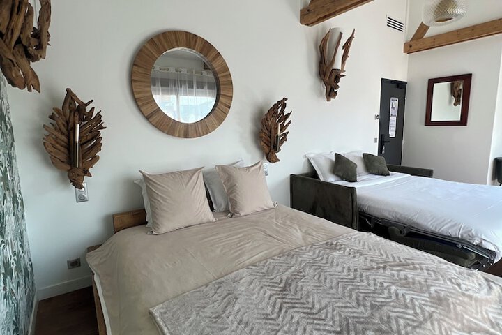 Room 28 of 39