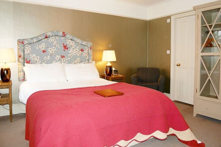 Room 28 of 62