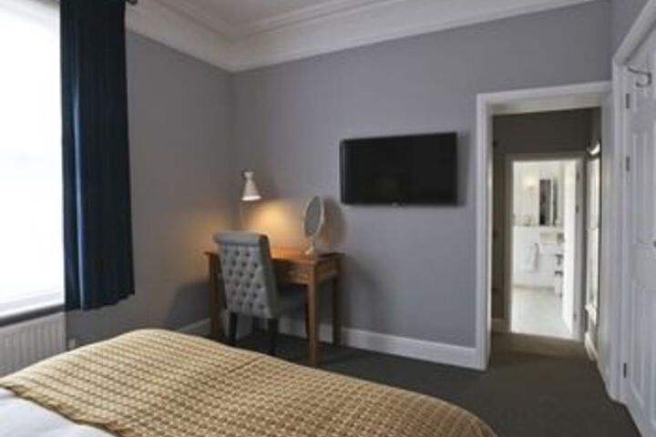 Room 14 of 25