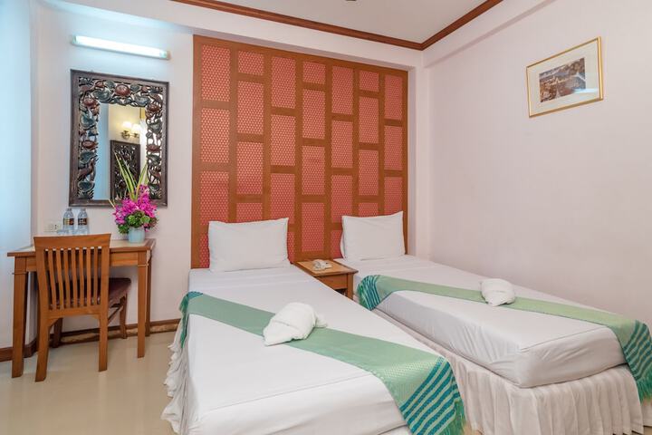 Room 4 of 24
