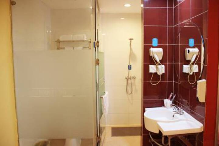 Room 4 of 20