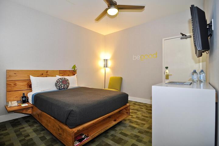 Courtyard Executive 2 Double Beds (10 of 12)