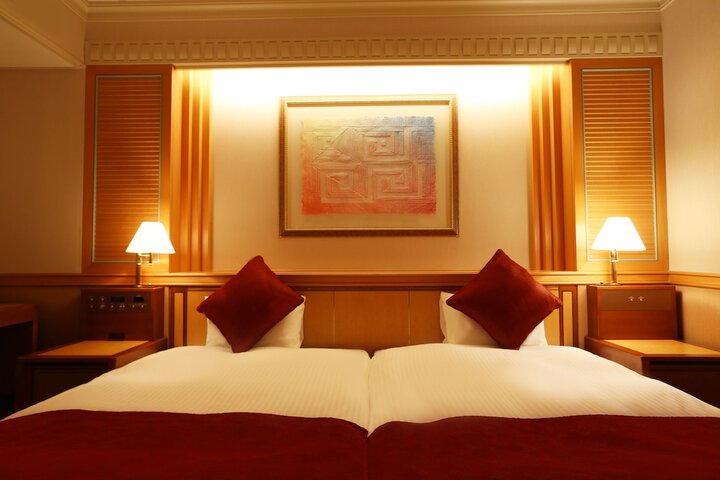 Room 8 of 85