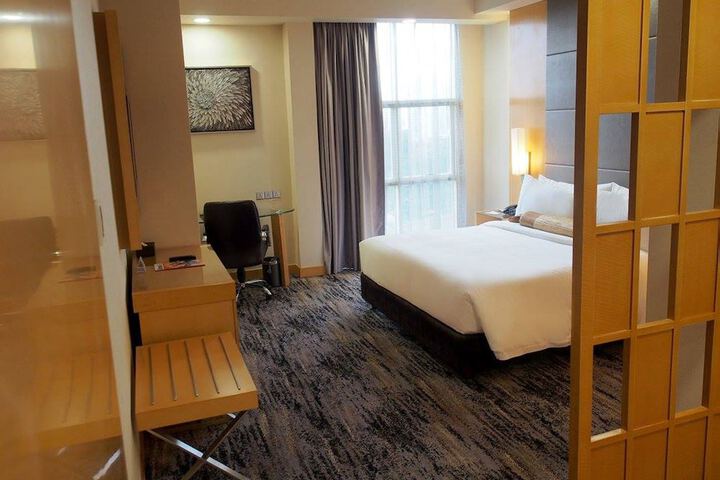 Room 8 of 72