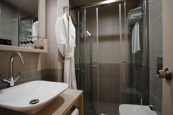 Clean Restrooms