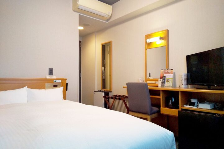 Room 8 of 21