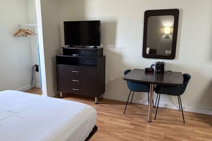 Room 4 of 23