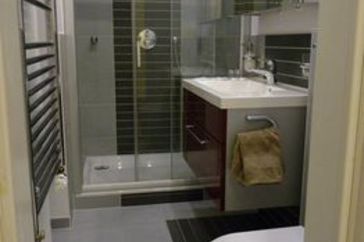Room 4 of 71