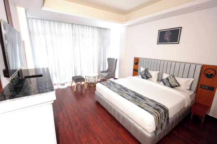 Room 4 of 24