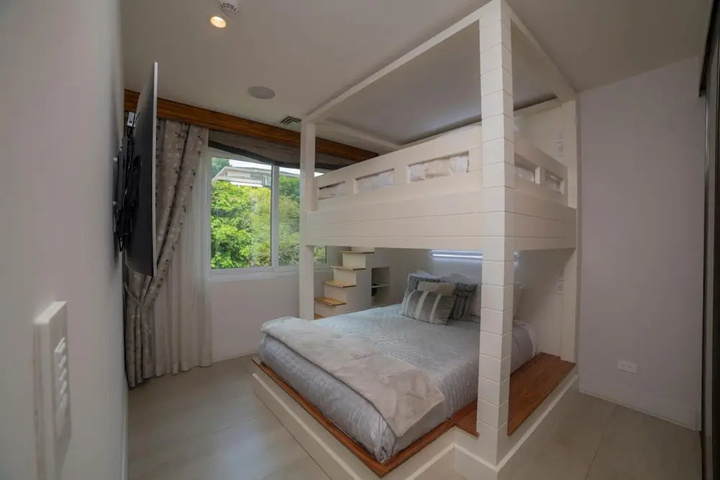 Room 7 of 26