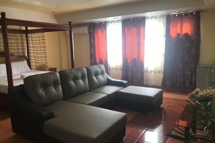 Room 9 of 30