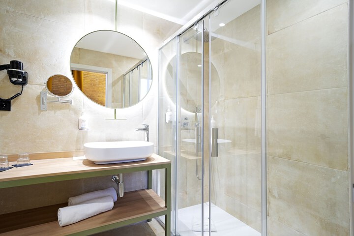 Clean Restrooms