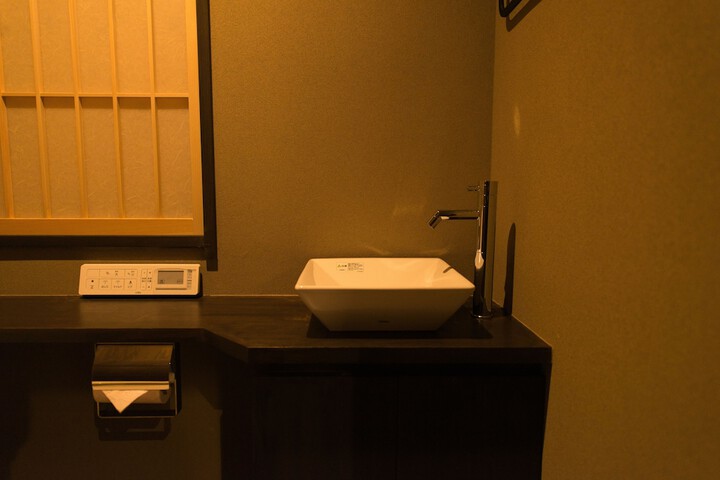 Room 27 of 31