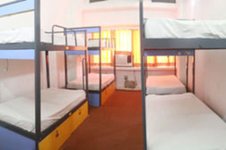 Room 13 of 42
