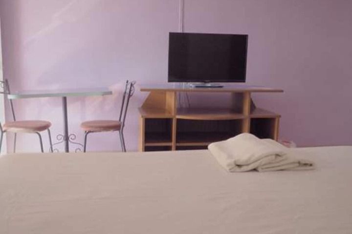 Room 12 of 26