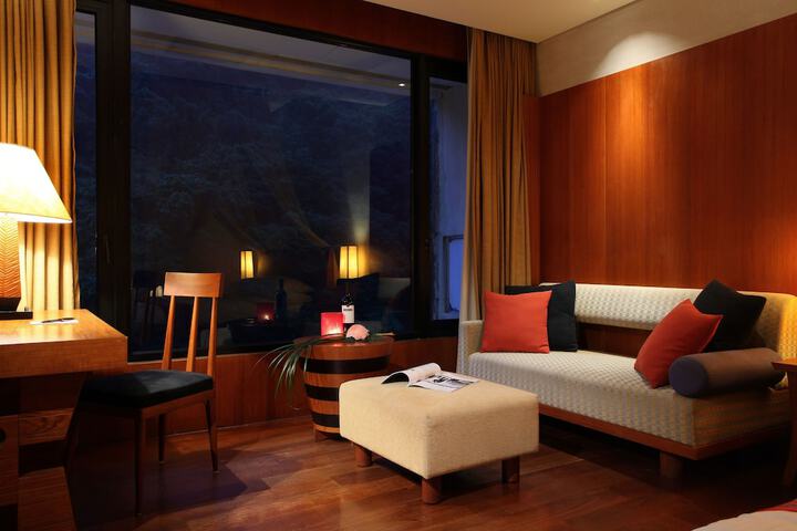 Room 12 of 67