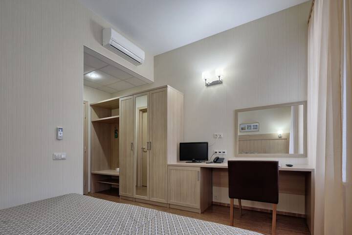 Room 7 of 21