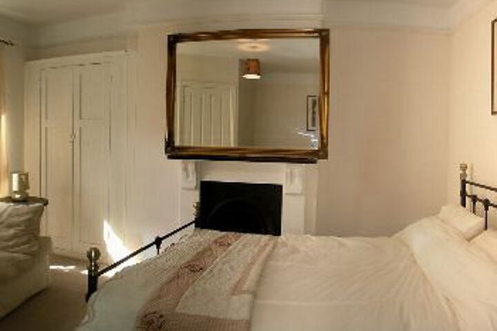 Room 7 of 9