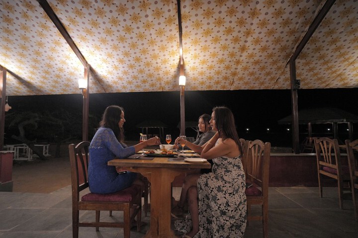 Dining 38 of 69