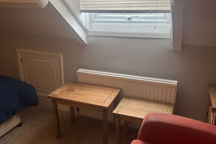 Room 12 of 32