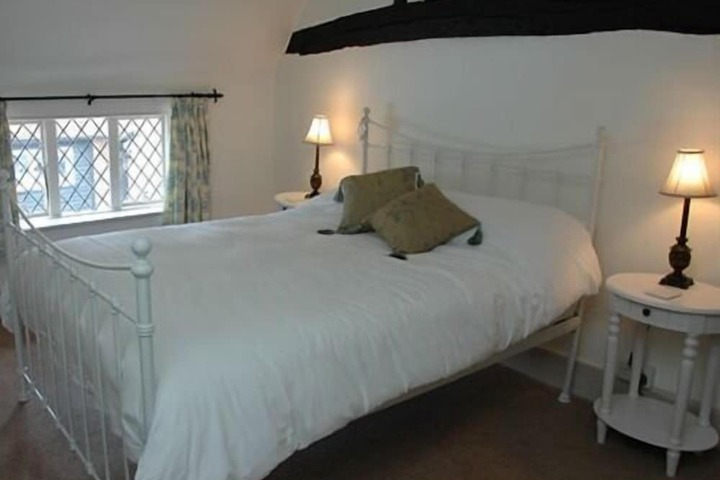 Room 2 of 9