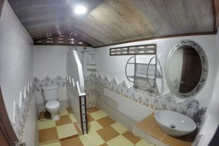 Room 7 of 65
