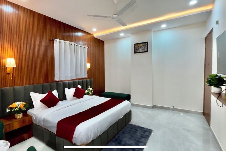 Room 12 of 22