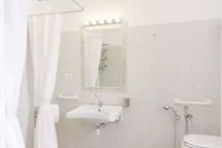 Room 4 of 23