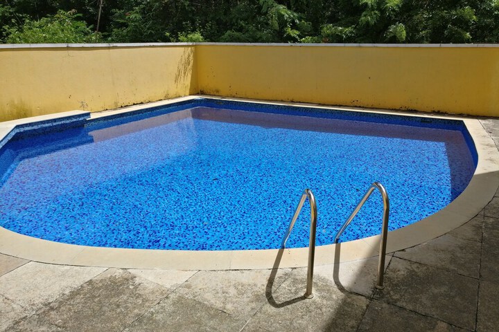 Pool 21 of 37