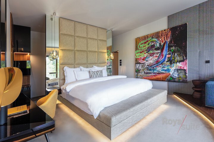 Room 35 of 122