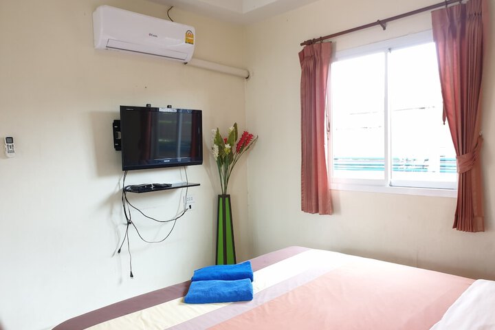 Room 3 of 38