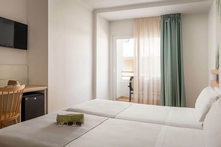 Room 13 of 117