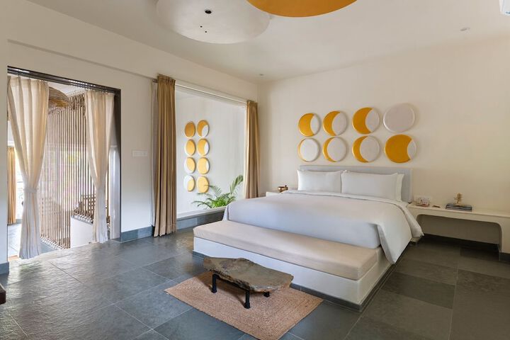 Room 2 of 7