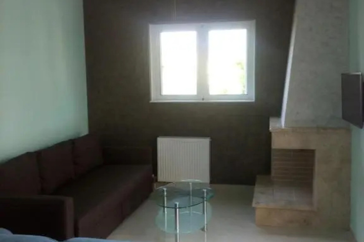 Room 9 of 14