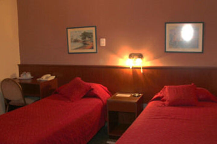 Room 13 of 30