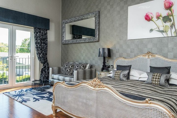 Room 12 of 46