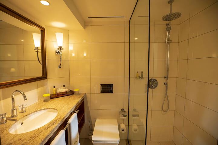 Room 72 of 209