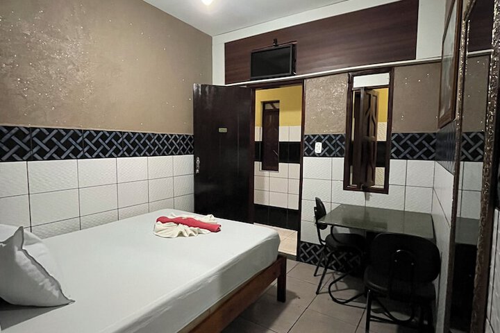 Room 15 of 34