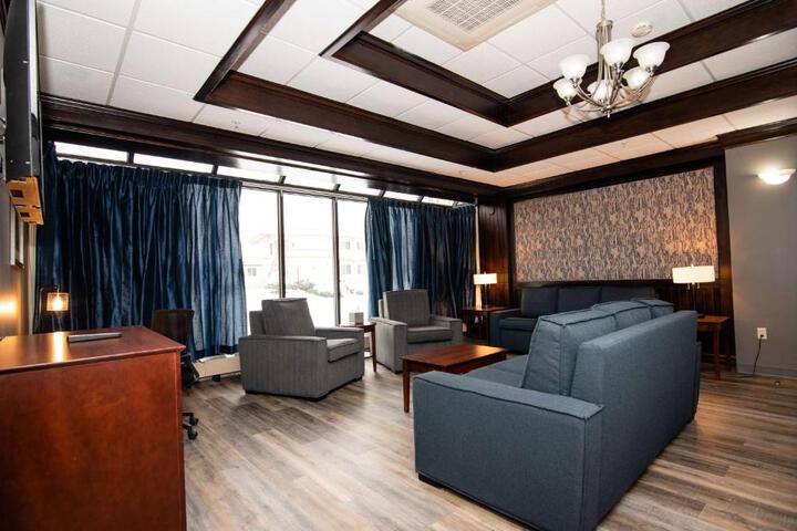 1 King Bed Accessible (24 of 54)