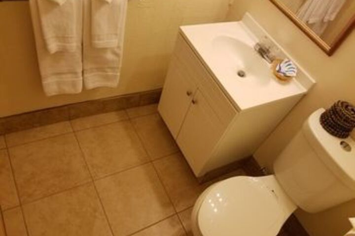 Room 4 of 35