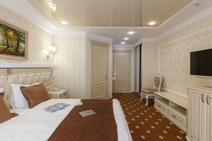 Room 16 of 43