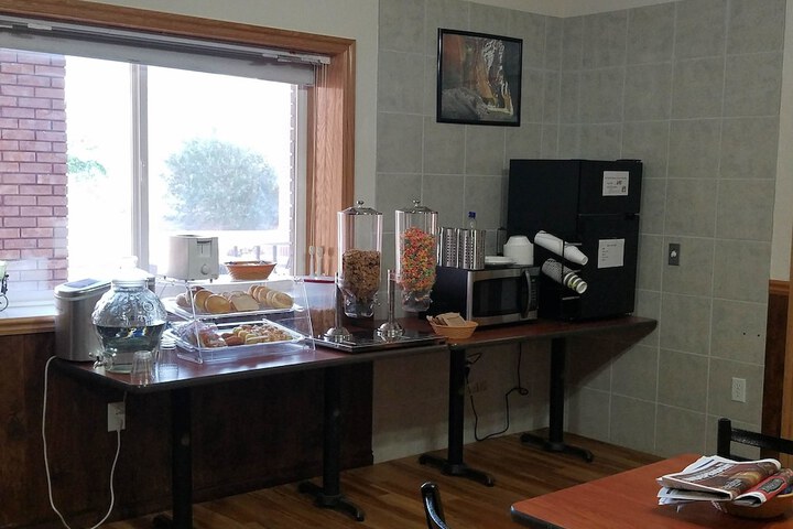 Breakfast/Coffee Service 58 of 71