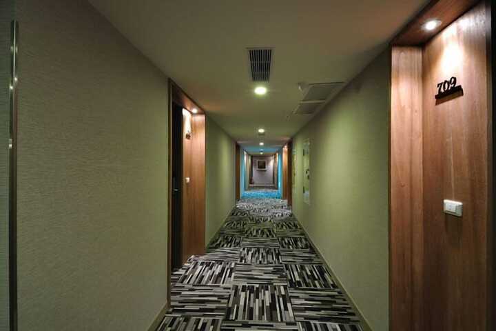 Ballroom/Hall 26 of 31